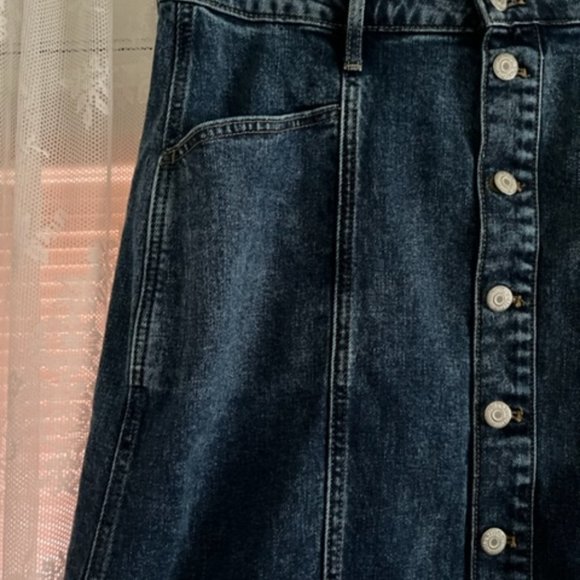 Old Navy Dark Blue Button-Down Midi Skirt - Picture 3 of 4